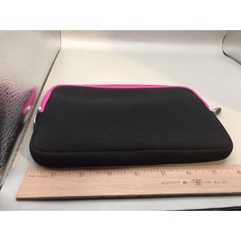 Universal‎ Tablet Case Neoprene Black And Pink 5.5